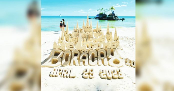ph-tourism Boracay tourists are drawn to sand castles – one of the main attractions in the island. MALAY-BORACAY TOURISM OFFICE PHOTO