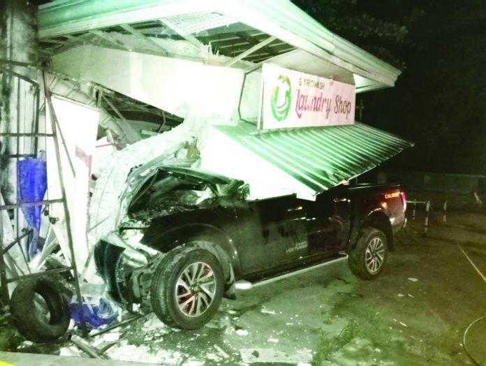 pickup_overshoots_resized A pickup truck driver left with only minor injuries after he overshot the road and crashed into a laundry shop in Mandurriao, Iloilo City on Thursday, June 22. RADYO BANDERA ILOILO PHOTO