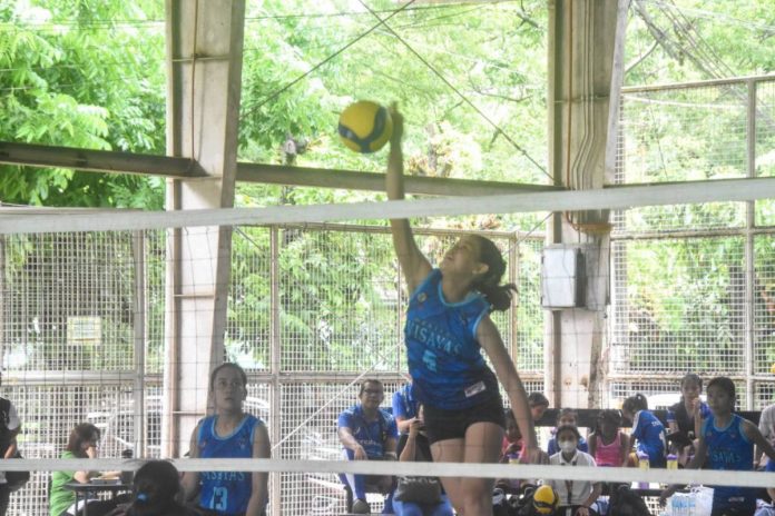 sports western pic and caption Members of Western Visayas’ elementary boys football team from the Barotac Nuevo Central Elementary School. CONTRIBUTED PHOTO