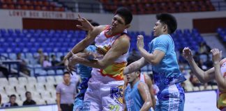Rain or Shine Elasto Painters’ Jhonard Clarito loses the ball after being bothered by the defense of Phoenix Super LPG Fuel Masters. PBA PHOTO