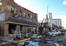 Texas tornado kill three, injure dozens Photo courtesy of David Erickson/AP