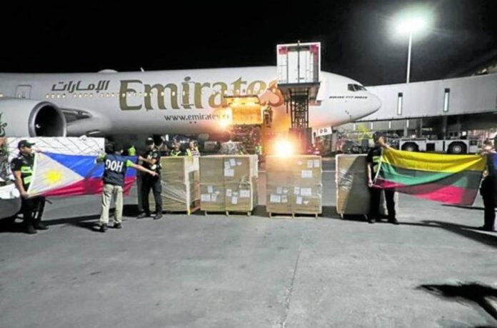 More than 390,000 doses of bivalent COVID-19 vaccines are unloaded on Saturday night at the Ninoy Aquino International Airport. The donation by the Lithuanian government will help boost the country’s coronavirus response against the original strain and its Omicron subvariants BA.4 and BA.5, the Department of Health said. DOH PHOTO