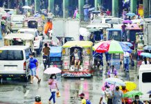 IMF: Domestic consumption still strong backer of PH’s growth The Philippines gross national income in 2022 fell within the World Bank's bracket for lower-middle income economies. Photo shows vehicles traversing at a public market in Divisoria, Manila. MARK CRISTINO, EPA-EFE/FILE PHOTO