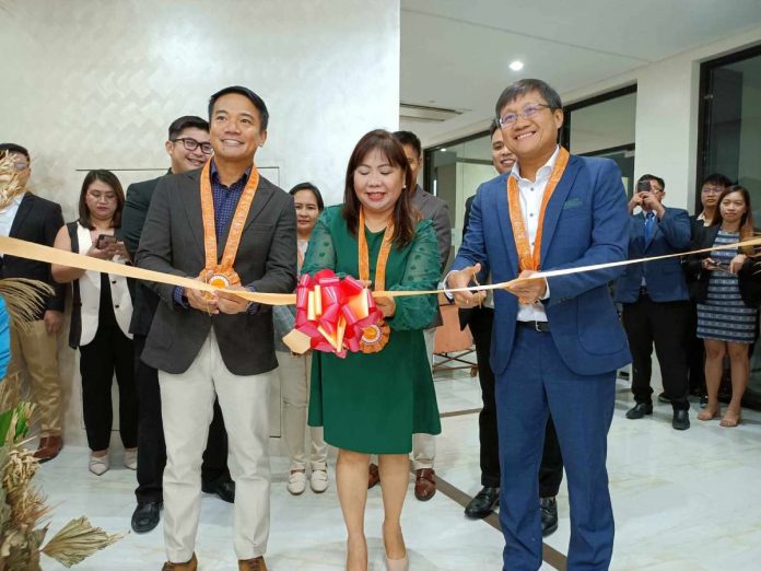 PIC 1 Ribbon-cutting ceremony was led by (left to right) PwC Philippines Assurance Managing Partner and VisMin Business Operations Partner Aldie Garcia, Local Economic Development and Investment Promotion Head Velma Jane Lao and PwC Philippines Chairman and Senior Partner Roderick Danao.