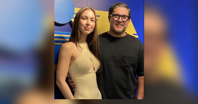 aga-julia.JPG_superimposed Aga Muhlach and Julia Barretto pose for photos during the press conference for their movie “Forgetting Canseco”.