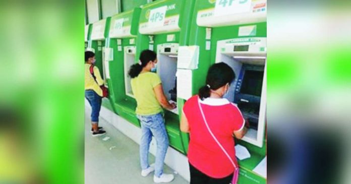 bank accounts.JPG_superimposed The Bangko Sentral ng Pilipinas is confident that it will reach its target of 70 percent of adult Filipinos with bank accounts by this year. PNA FILE PHOTO