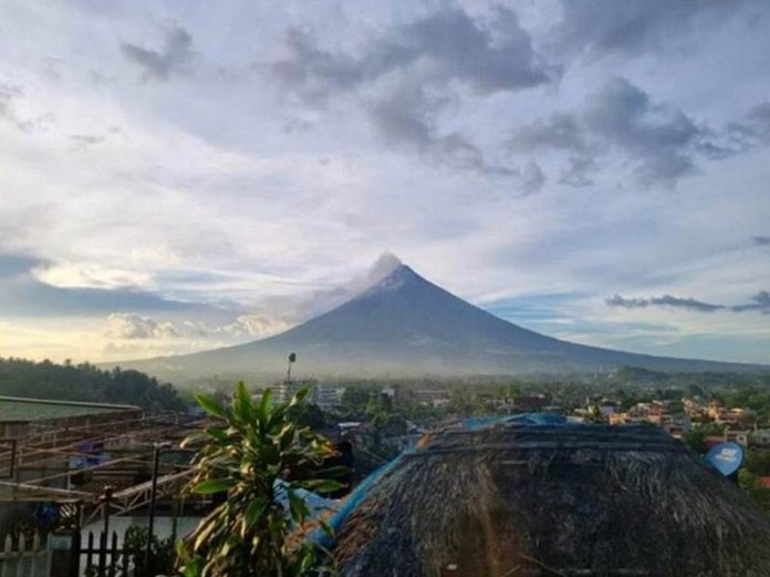 mayon_resized View of Mayon Volcano taken from Daraga, Albay on Thursday, June 15, 2023. INQUIRER.NET / RAM NABONG