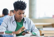 Gov’t of Netherlands bans phones from classrooms Photo courtesy of OLEG SINEGUBOV/TELEGRAM via BBC