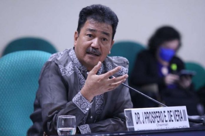 nurses_resized Chairman Prospero De Vera of the Commission on Higher Education says historically, only 50 percent of nursing board takers pass the test.