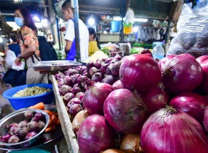 onion_cartel.JPG_resized Onions are being sold at the Pasig City Mega Market. MARK DEMAYO, ABS-CBN NEWS/FILE PHOTO