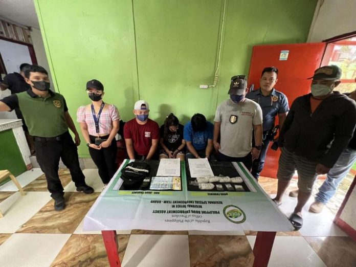 shabu_resized Suspected shabu worth P3.5 million was recovered from two ex-convicts on Saturday morning, July 29, in Santa Barbara, Iloilo. PRO-6 RPIO PHOTO