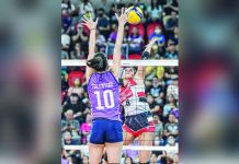 Guimarasnon Jovelyn Gonzaga goes for a tough attempt against Choco Mucho Flying Titans’ Kat Tolentino. PVL PHOTO