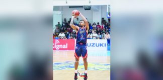 Ilonggo Omar Larupay carries Iloilo United Royals past Zamboanga City Family’s Brand Sardines in the 2023 MPBL Season. MPBL PHOTO