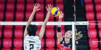 Cignal HD Spikers’ Rachel Anne Daquis attempts an attack against Foton Tornadoes’ Jasmine Nabor. PVL PHOTO