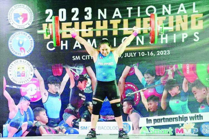 Hidilyn Diaz-Naranjo captured the gold medal in the women’s 59-kilogram division of the Samahang Weightlifting ng Pilipinas National Weightlifting Championships held recently at SM City Bacolod. PHOTO COURTESY OF CIRILIO DAYAO