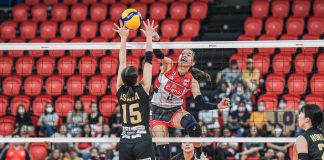 Cignal HD Spikers’ Roselyn Doria attempts to score against Kurashiki Ablaze’s Asaka Tamaru. PVL PHOTO