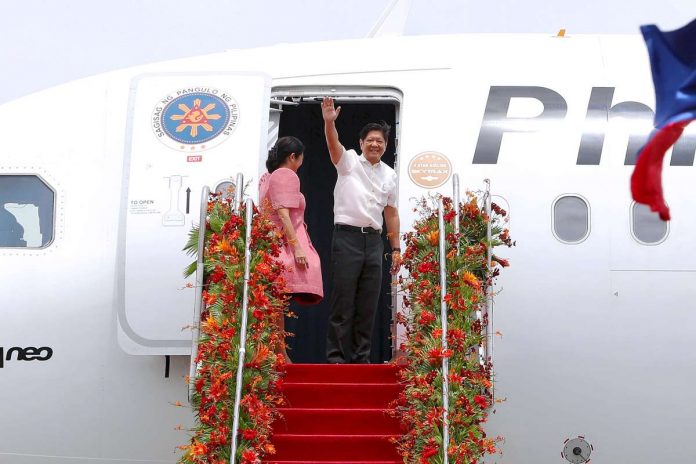 COA_resized President Ferdinand R. Marcos Jr. waves to the crowd before he left for a three-day state visit to Malaysia with First Lady Louise Araneta-Marcos at Villamor Air Base in Pasay City on July 25, 2023. President Marcos had an audience with Malaysian King Sultan Abdullah Sultan Ahmad Shah and met with Malaysian Prime Minister Anwar Ibrahim. PNA