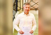 DBP backs innovative farming solution in Albay Development Bank of the Philippines President and Chief Executive Officer Michael O. de Jesus