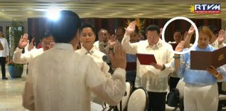 Iloilo’s Gov. Arthur Defensor Jr. takes his oath as member of the Partido Federal ng Pilipinas, the political party of President Ferdinand “Bongbong” Marcos Jr. The President himself administered the oath-taking on Aug. 24 in Malacañang. RTV MALACAÑANG