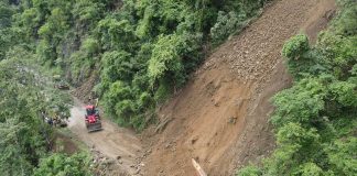 Loose soil and rocks temporarily closed the San Joaquin, Iloilo – Hamtic, Antique Road to all vehicle types on Monday morning, July 31. SAN JOAQUIN DRRMC PHOTO