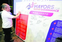 LONELY CRUSADE? Baguio City’s Mayor Benjamin Magalong hopes that more than a few good men and women, starting in local government, will heed the call for honesty, transparency and accountability. Photo by GRIG C. MONTEGRANDE / Philippine Daily Inquirer