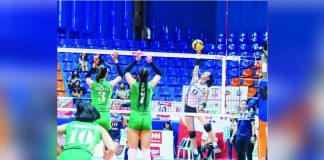 Adamson University Lady Falcons’ Lucille Almonte finds a hole in the defense of the De La Salle University Lady Spikers for a drop shot. SHAKEY’S PHOTO