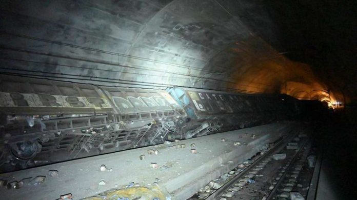 switzerland_resized SBB currently assumes both tunnel tubes will be available for limited rail traffic at the beginning of 2024. SBB