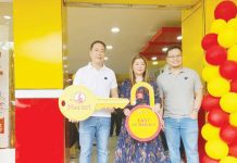 Merzci East Bacolod Branch officially opened with Mr. Jonathan Manuel Lo, Mr. Jeremy Manuel Lo, and Councilor Cindy Rojas.