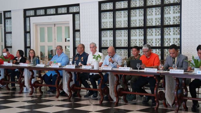 Negros Occidental’s Gov. Eugenio Jose Lacson (6th from left) leads the Regional Peace and Order Council meeting on Wednesday, Sept. 13, at the Casa Real de Iloilo in Iloilo City BALITA HALIN SA KAPITOLYO FB PHOTO