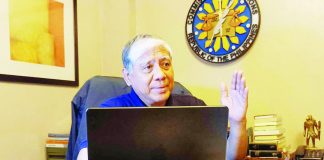 Commission on Elections Region 6 director Dennis Ausan. AJ PALCULLO/PN