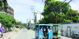 The Malay Transportation Office tells electric tricycle drivers to accommodate students on Boracay Island following complaints of their refusal. BOY RYAN ZABAL/AKEANFORUM