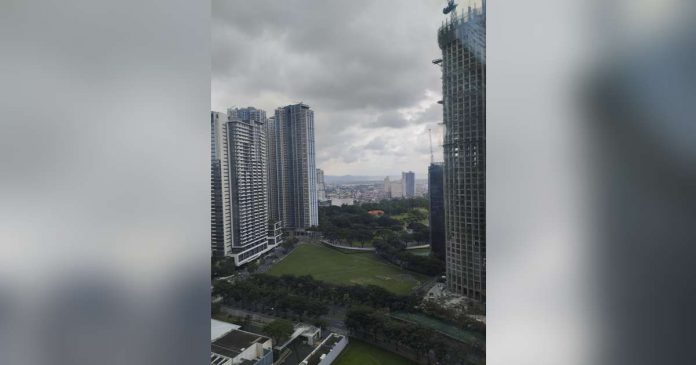 govt reforms_superimposed The Philippines is implementing reforms that will help the country become a leading investment hub in Asia, according to the Department of Finance. PN PHOTO