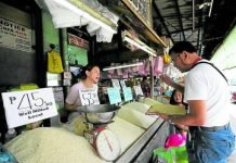 Government agencies inspect retail stores for their compliance to the price cap. PHOTO BY LYN RILLON / PHILIPPINE DAILY INQUIRER