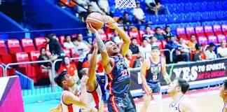Ilonggo Omar Larupay posted a double-double in Iloilo United Royals’ win over Rizal XentroMall Golden Coolers. MPBL PHOTO