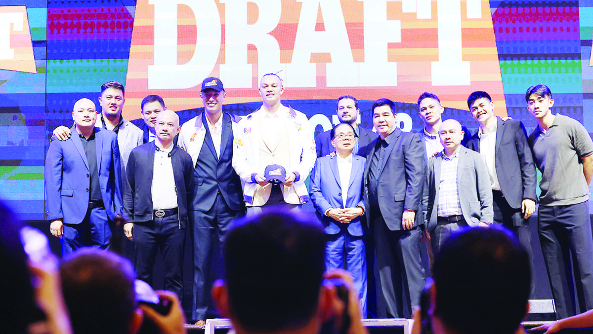 Rain or Shine sign rookies Villegas, Datu for 3 years