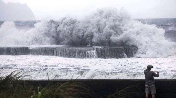 Huge surf pounds Yilan on Taiwan’s east coast as Typhoon Haikui lashed the island. GETTY IMAGES