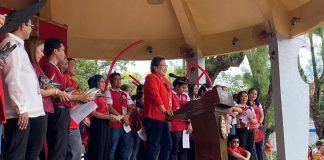 Gov. Rhodora Cadiao speaks to the employees and officials of the Antique provincial government on Monday, Oct. 23. 95.7 RADYO BANDERA SWEET FM SAN JOSE