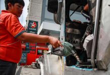 Fuel prices may drop by around P3 this week Public utility jeepney drivers line up to refuel at a gasoline station. JONATHAN CELLONA/ABS-CBN NEWS PHOTOPublic utility jeepney drivers line up to refuel at a gasoline station. JONATHAN CELLONA/ABS-CBN NEWS PHOTO