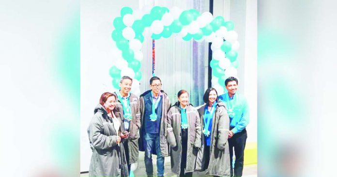 glacier 1_superimposed (From left) Ma. Cleofe Bonete of Glacier Panay; John Aloysius Bernas, chairman of Cold Front; Arturo C. Yan, president of Glacier Megafridge lnc.; Roxas City’s Vice Mayor Teresa Almalbis; Jen Gonzales Lao, VP of Cold Front; and Emilio Gonzales Lao, president of Cold Front