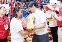 Will 4Ps from Iloilo, Guimaras and Negros also receive rice aid? President Ferdinand "Bongbong" Marcos Jr. leads the distribution premium rice to Pantawid Pamilyang Pilipino Program beneficiaries Siargao Island, Surigao del Norte on Sept. 29, as part of the governmen efforts to provide sufficient food to every Filipino. PNA photo by Alfred Frias