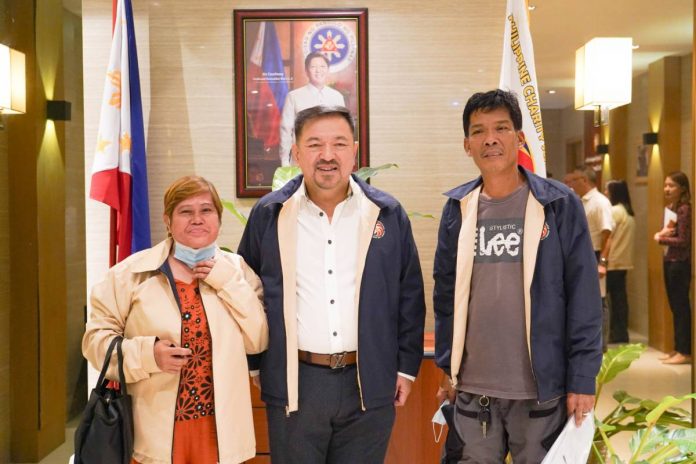 pcso1 Lotto winner Antonio Mendoza and his wife meet with PCSO General Manager Melquiades Robles at the PCSO Main Office in Mandaluyong City on Oct. 25, 2023 regarding the claiming of his winnings in the Lotto 6/42 drawn on Oct. 2, 2014, which was delayed for nine years due to damaged ticket.