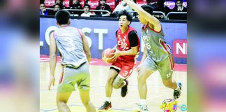 Emilio Aguinaldo College Generals’ King Gurtiza holds the ball after being defended by a Lyceum of the Philippines Pirates player. PHOTO COURTESY OF NCAA/GMA SPORTS