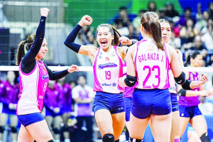 sports_negrense_resized Negrense Bernadeth Pons (19) showed her way in Creamline Cool Smashers’ win over sister team Choco Mucho Flying Titans. PVL PHOTO
