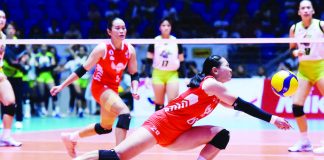 Negrense Jonah Sabete of Petro Gazz Angels tries to save the ball during their game against Nxled Chameleons. PVL PHOTO