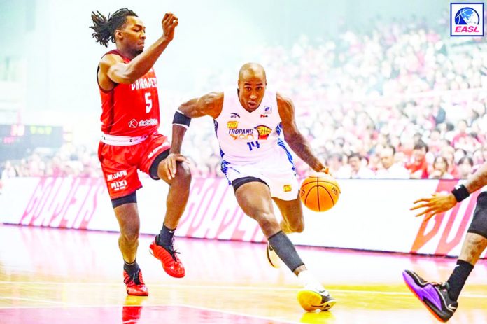 sports_shorthanded_resized TNT Tropang Giga’s Rondae Hollis-Jefferson struggles with his shots against Chiba Jets. PHOTO COURTESY OF EASL