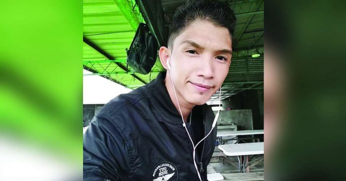 Kristopher Cabalquinto Cabalquinto family identifies the mutilated head (right photo) found in Arevalo, Iloilo City as their 32-year-old relative Kristopher