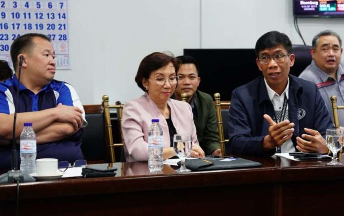Civil Aviation Authority of the Philippines Area 6 acting area manager, Engr. Eusebio Monserate Jr. (right), and Iloilo Airport manager Manuela Luisa Palma (left) said they were not able to attend last week’s meeting regarding the airport because the notice was mistakenly sent to Manila. BALITA HALIN SA KAPITOLYO PHOTO