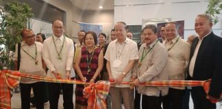 Sen. Cynthia Villar; Department of Agriculture Senior Undersecretary Domingo Panganiban; POPA Agriculture Cooperative chairman Dr. Louie Tirador; former DA-6 regional executive director Larry Nacionales; and Iloilo Cacao Council president Buen Mondejar lead the ribbon cutting for the three-day Coffee, Cocoa, and Coconut National Congress.