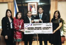 PAGCOR President and COO Atty. Juanito L. Sanosa, Jr. (3rd from left) hands over to Deputy Treasurer Eduardo Anthony G. Marino a check for Php5 billion representing the state gaming firm’s latest remittance for dividend year 2022 during a simple turnover ceremony at the PAGCOR Executive Office in Manila. With them are (from left) PAGCOR Acting Chief of Staff AVP Ma. Corazon F. de Leon, Fund Management Department AVP Lolita S. Gonzales and Bureau of the Treasury Officer-in-Charge Director Maura Lizza N. Espina.