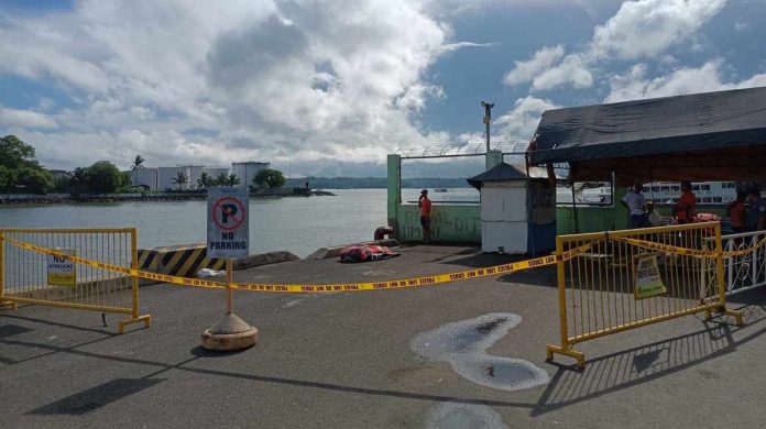 barge-crew_resized The remains of Joeffi Tupaz were discovered floating in the Iloilo River in Iloilo City on Sunday morning, Nov. 5. He had been reported missing since Saturday. AJ PALCULLO/PN